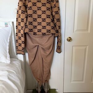 Theory 100% cashmere Knit pant in Camel SZ M NWOT